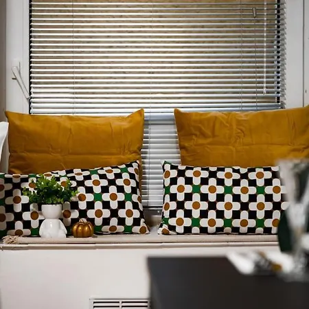 Secret Budget Oasis *