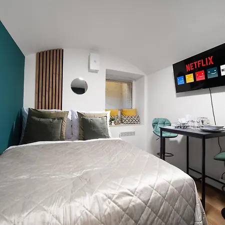 Secret Budget Oasis Apartment *